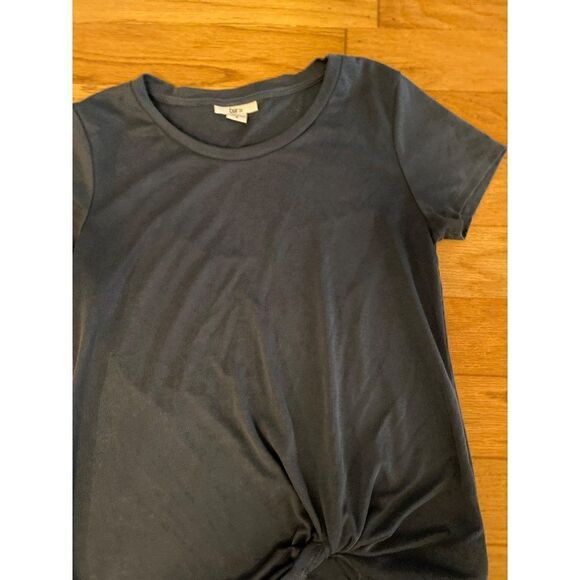 Bar III women’s Blue short sleeve crew neck knotted hem shirt size small - Picture 4 of 7